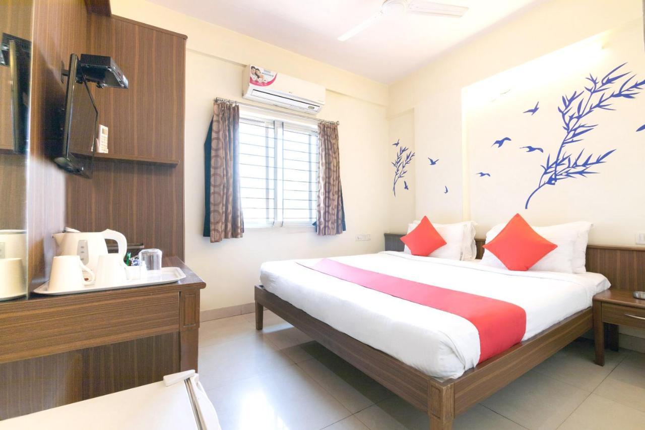 Mg Road One Hotel Bangalore Bagian luar foto