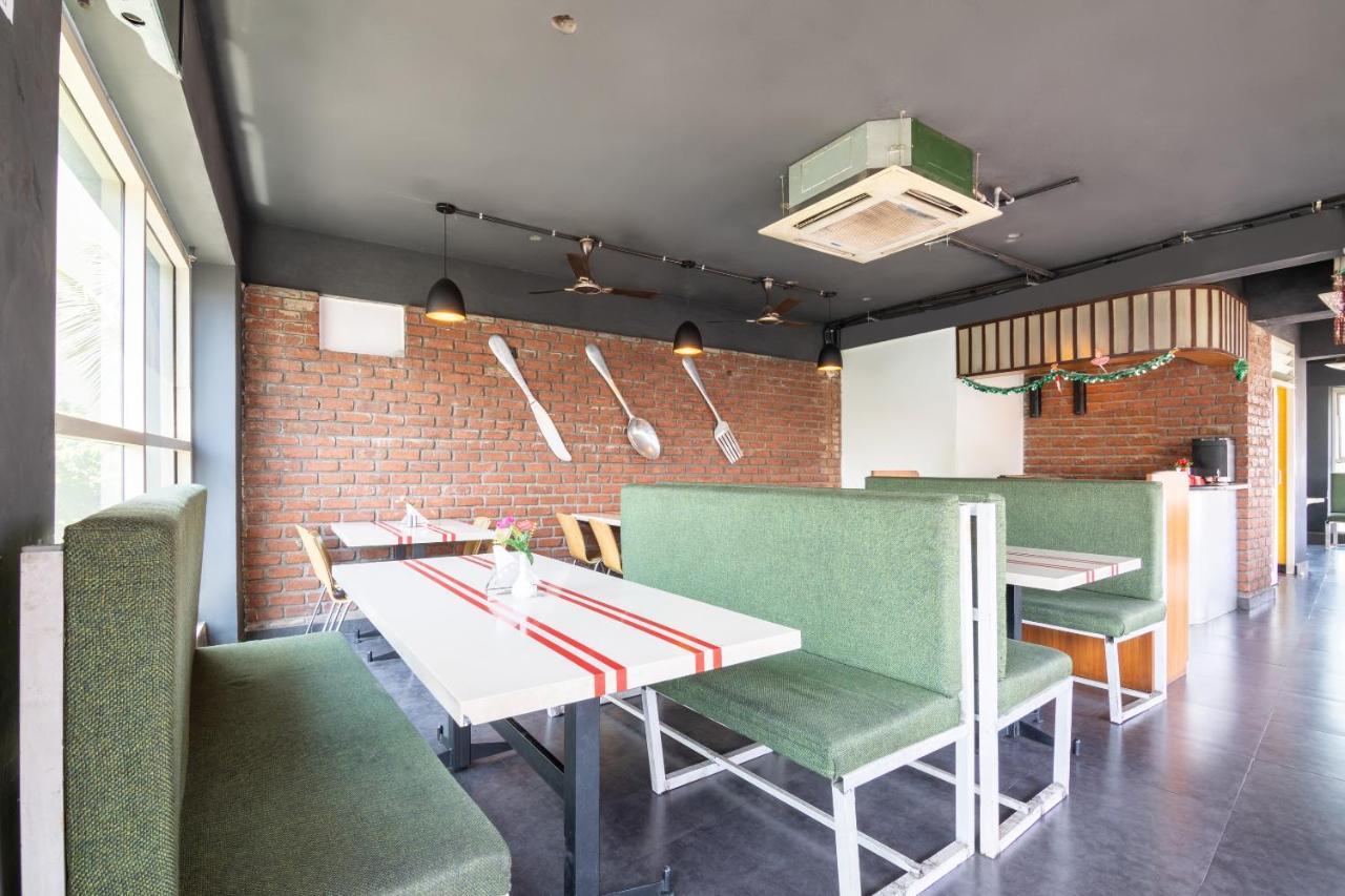 Mg Road One Hotel Bangalore Bagian luar foto