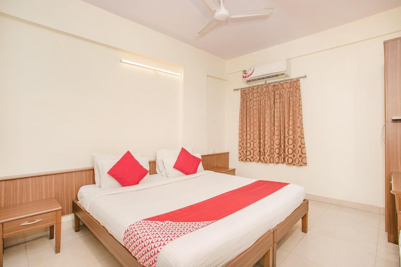 Mg Road One Hotel Bangalore Bagian luar foto