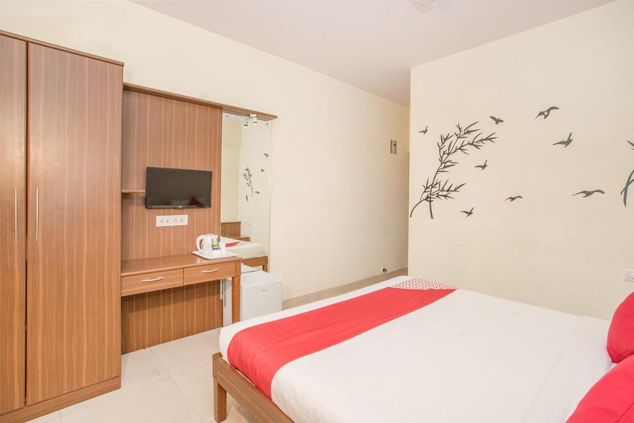 Mg Road One Hotel Bangalore Bagian luar foto