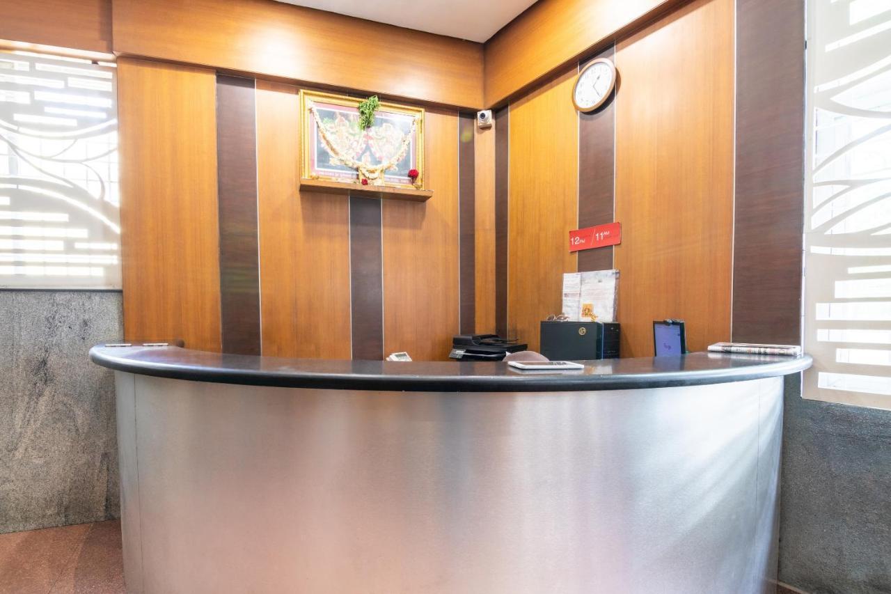 Mg Road One Hotel Bangalore Bagian luar foto