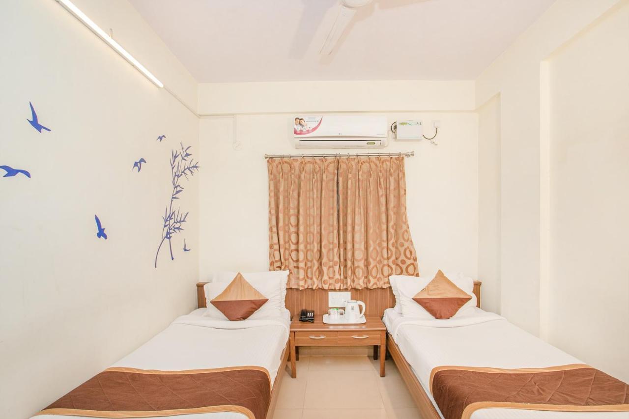 Mg Road One Hotel Bangalore Bagian luar foto